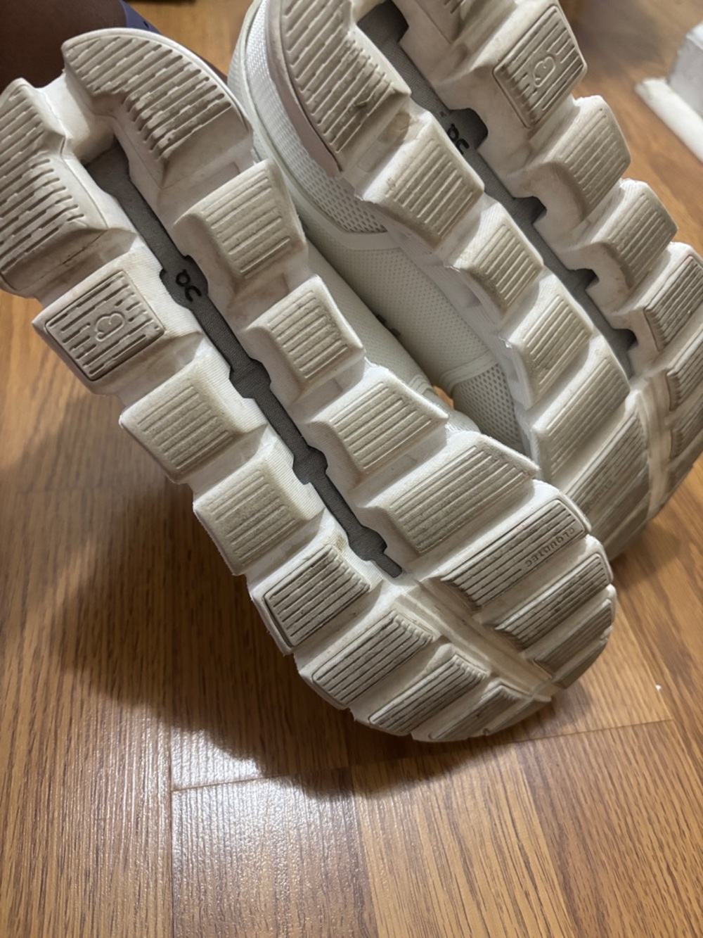 On Running All White Cloud Sneakers - Picture 10 of 10